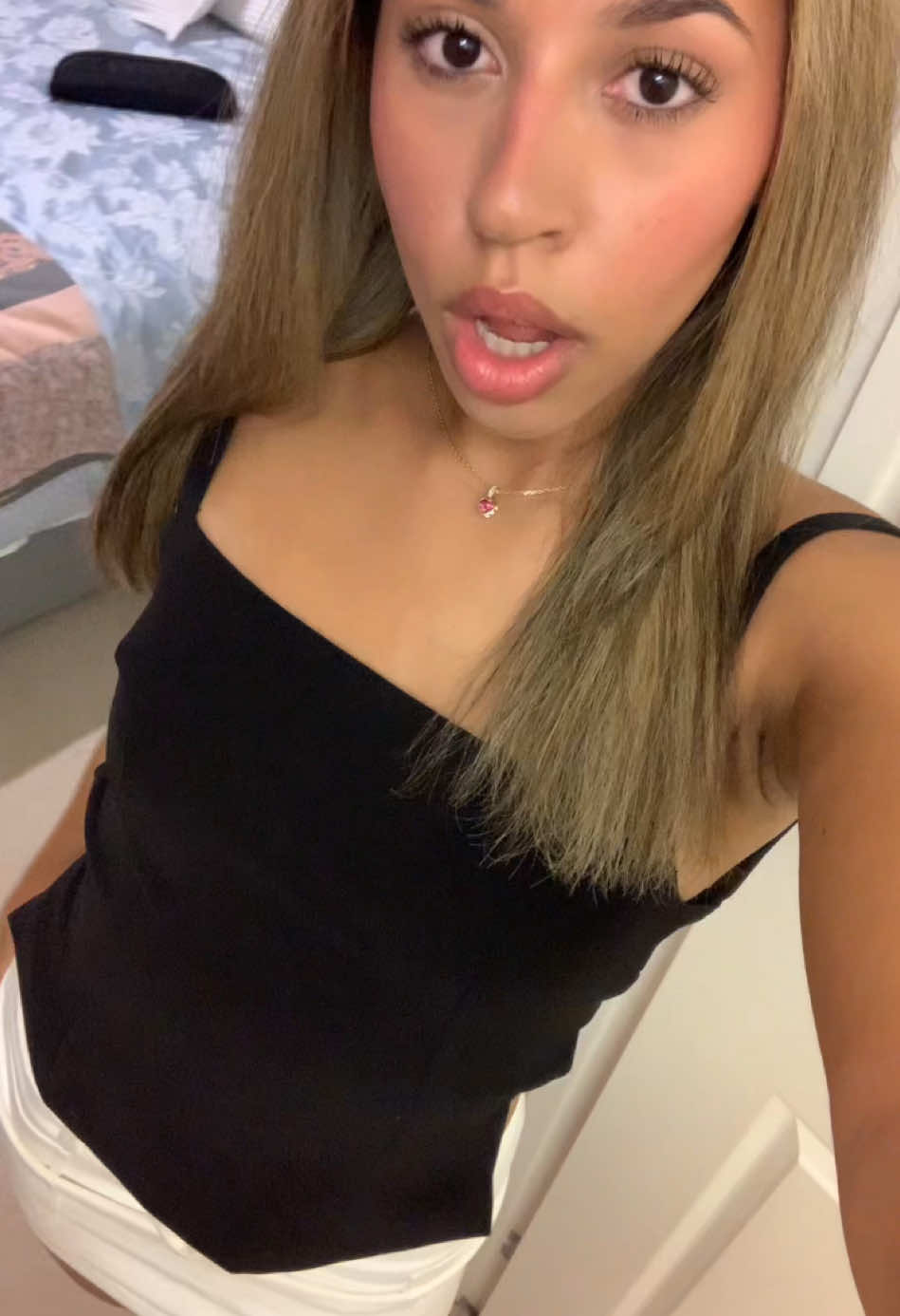 @Liv⭐️