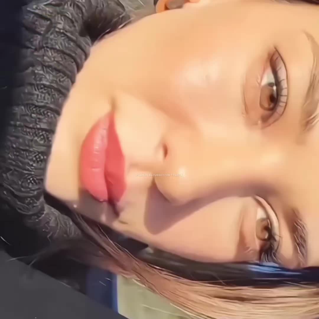@🦋