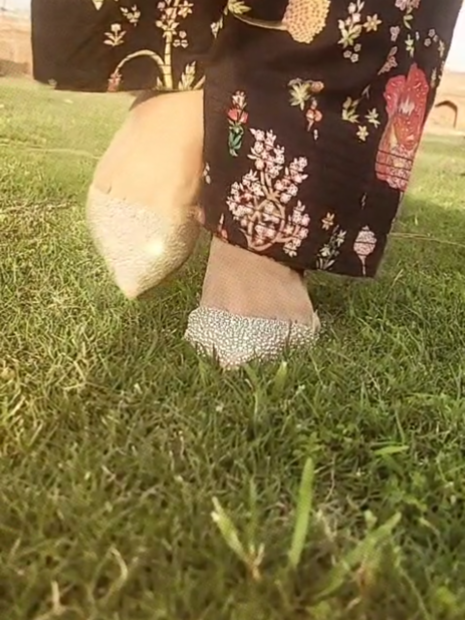 @Alina khan