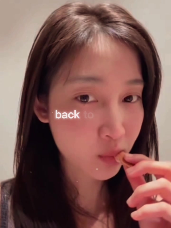 @bạn g&aacute;i em dung