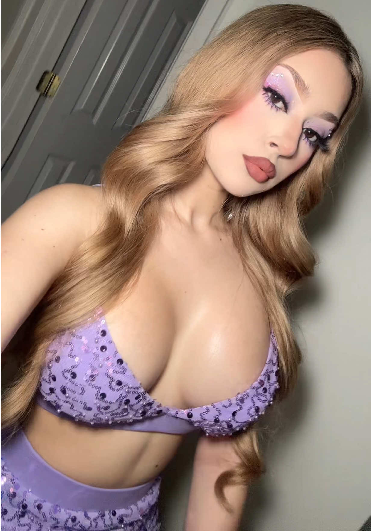@Andrea♡‧₊˚
