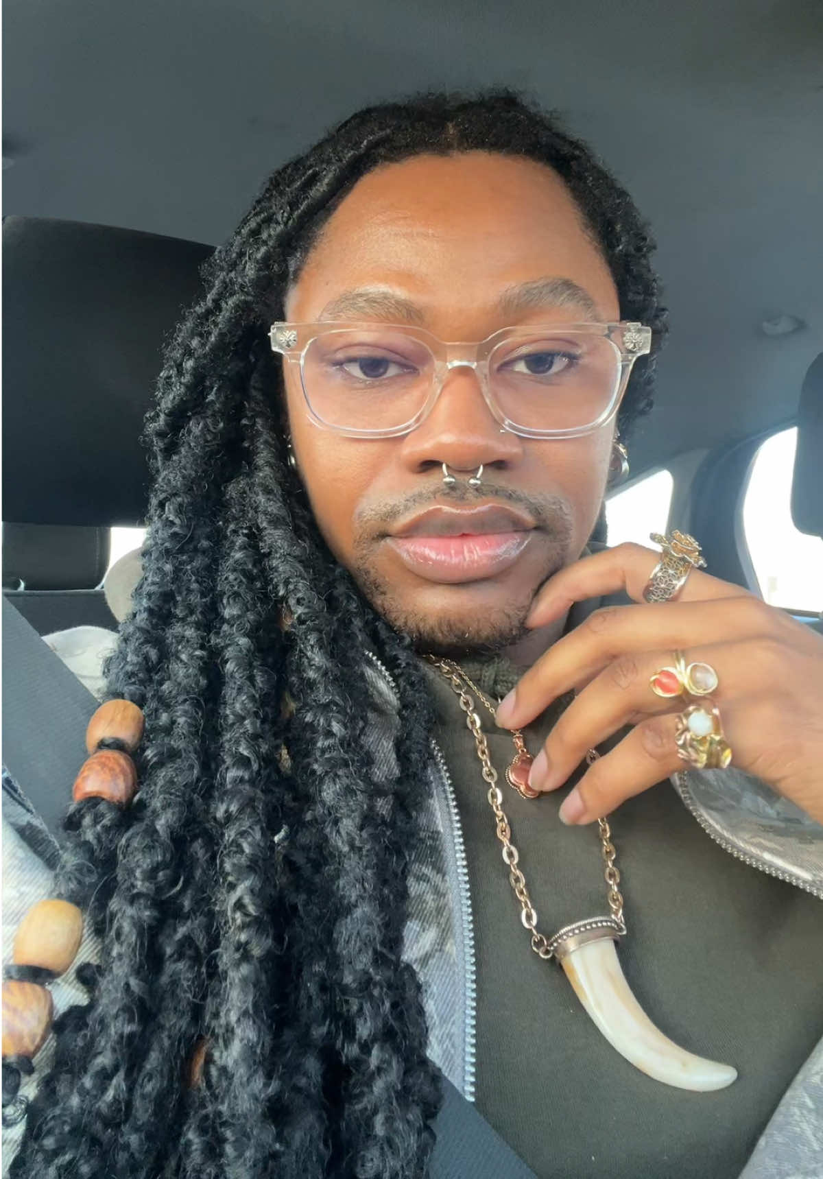 @VenusDiviine🧚🏽♂️🤍✨