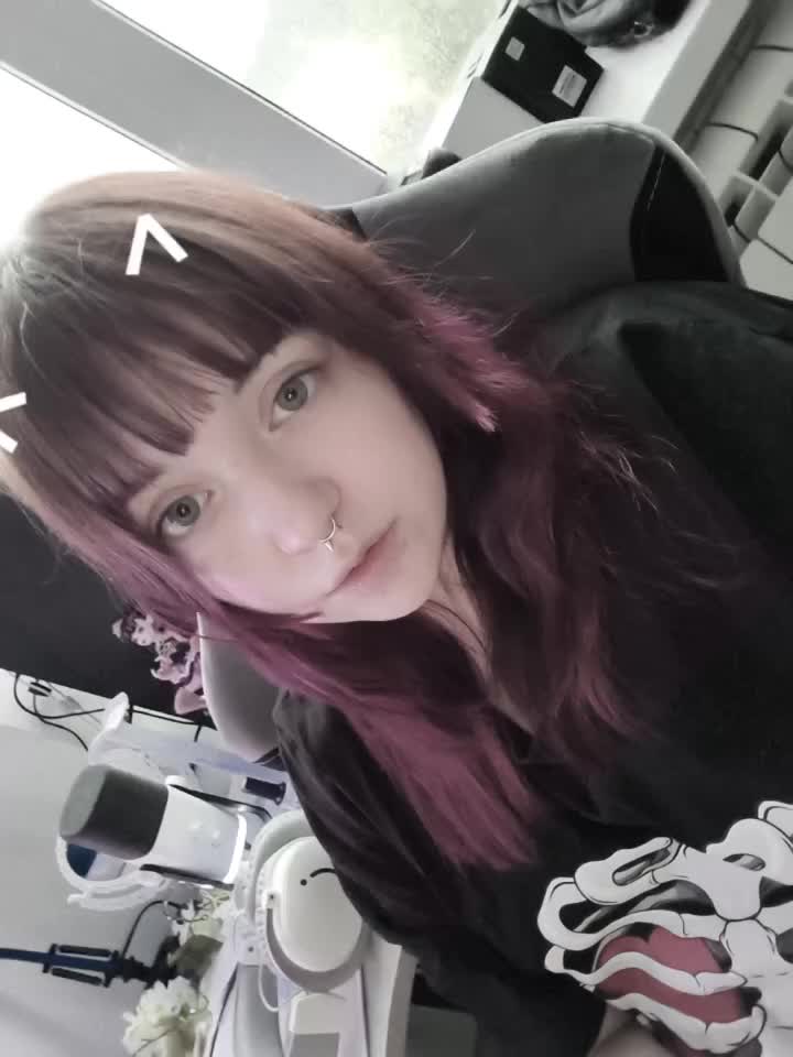 @<3