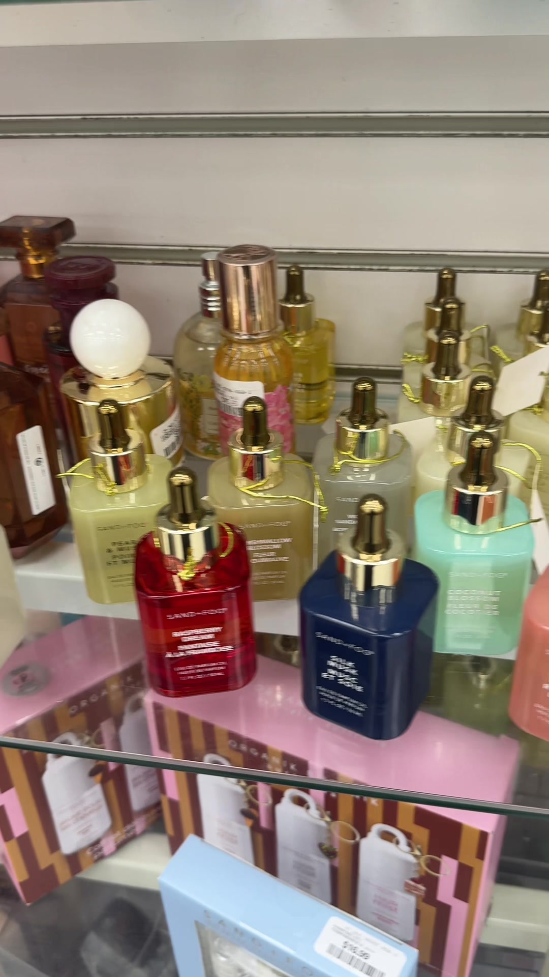 @Kae | Hair + Skin + Body care