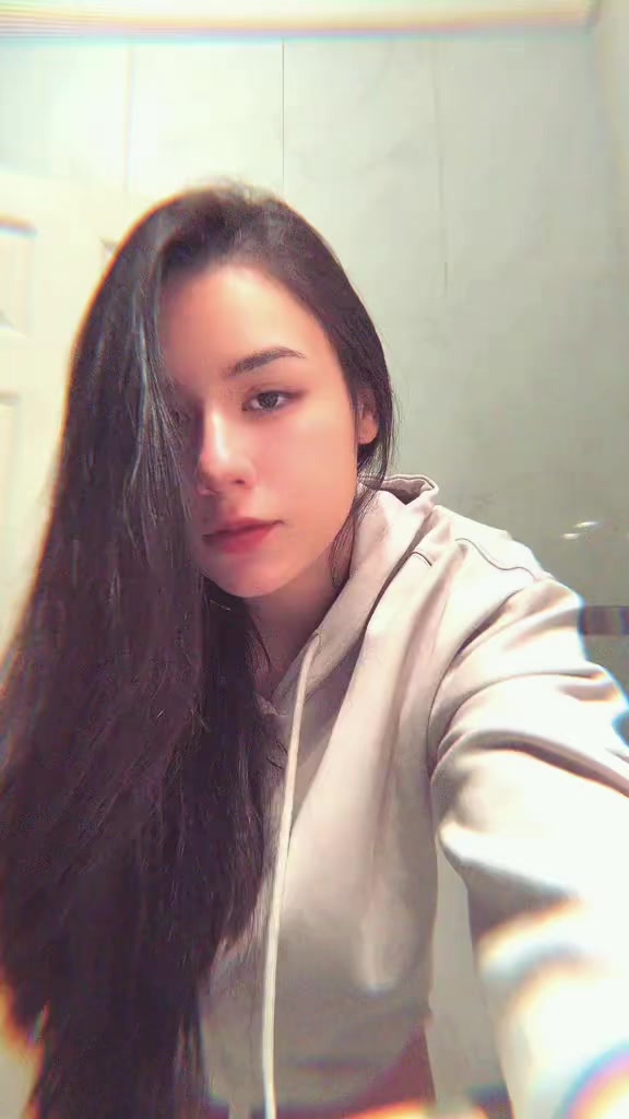 @Alondra García