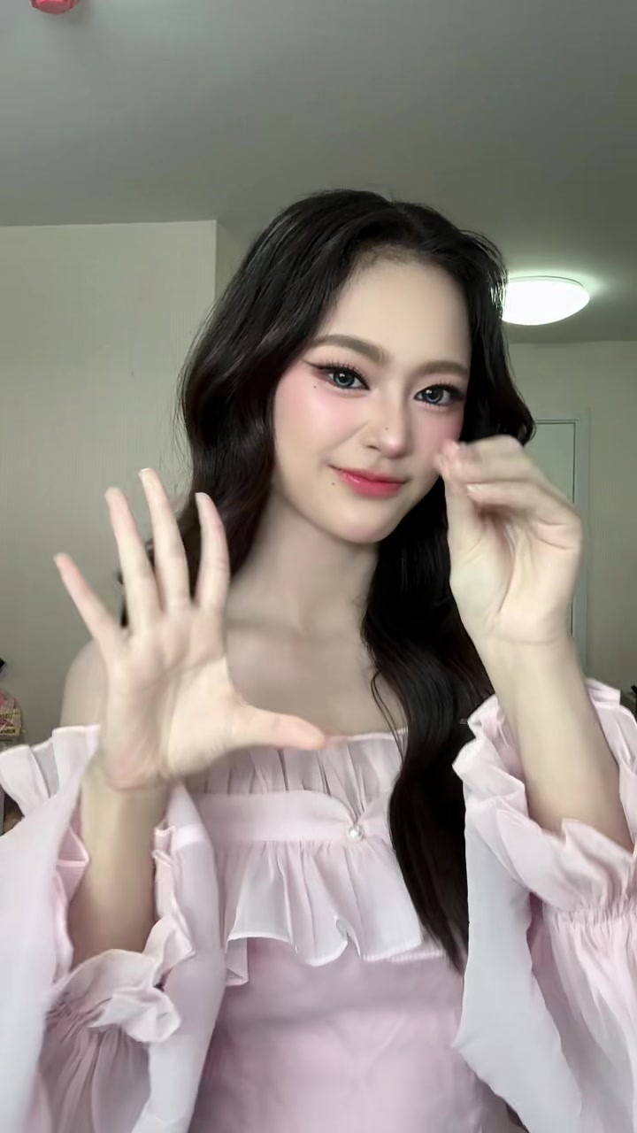 @เนย นฤมล