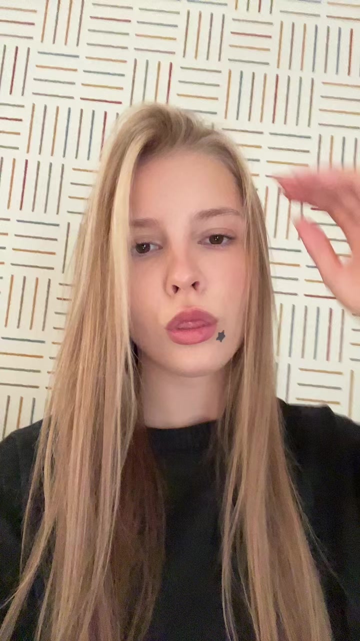 @𝐠𝐨𝐬𝐬𝐢𝐩 𝐠𝐢𝐫𝐥
