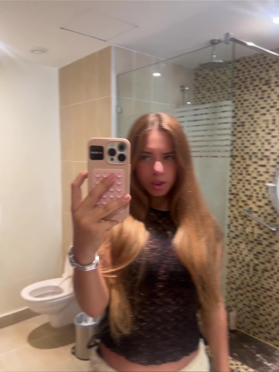 @alyak977