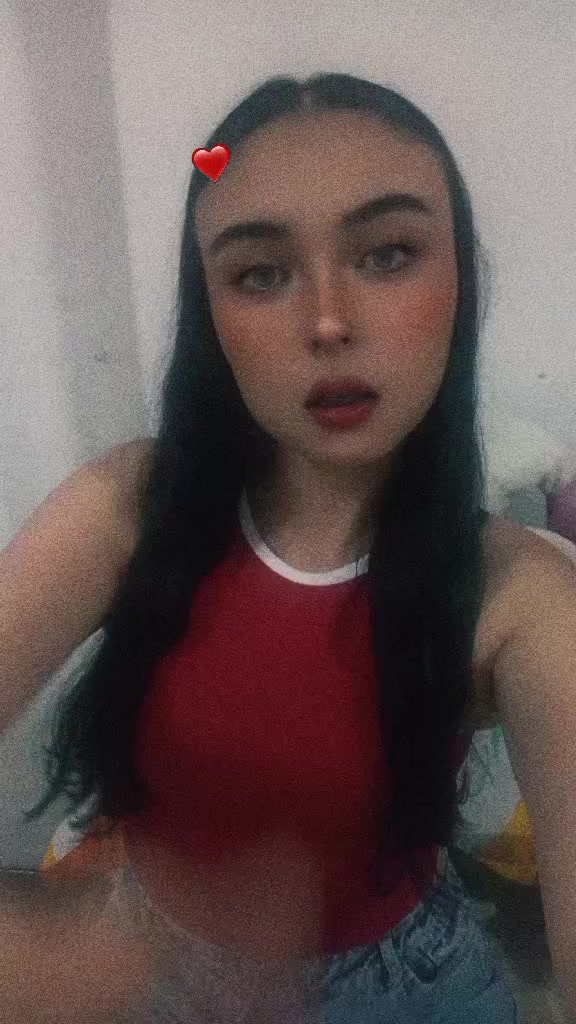 @Laura Valencia🐼🐼