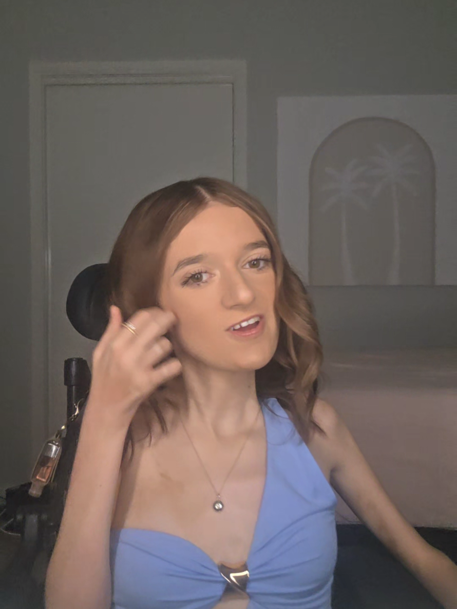 @Chloe