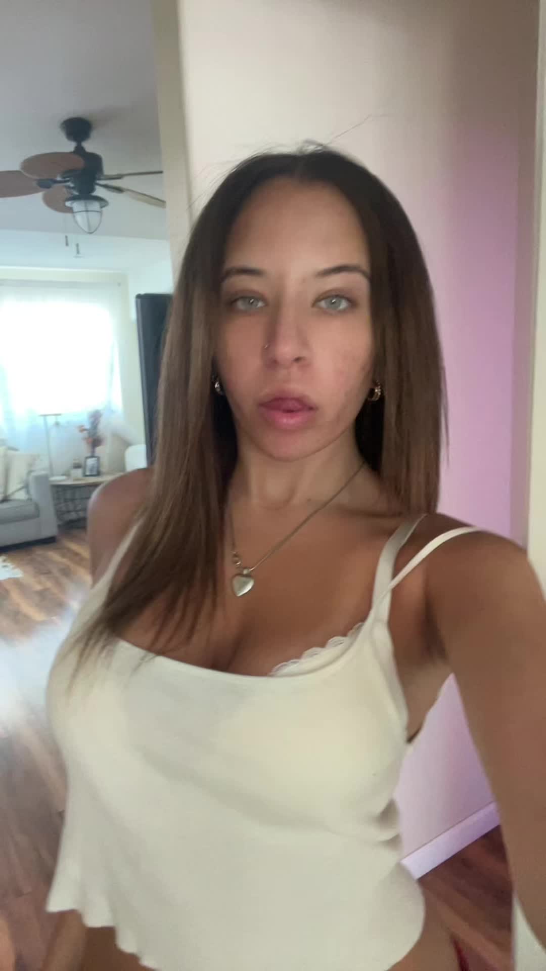 @J 🧸