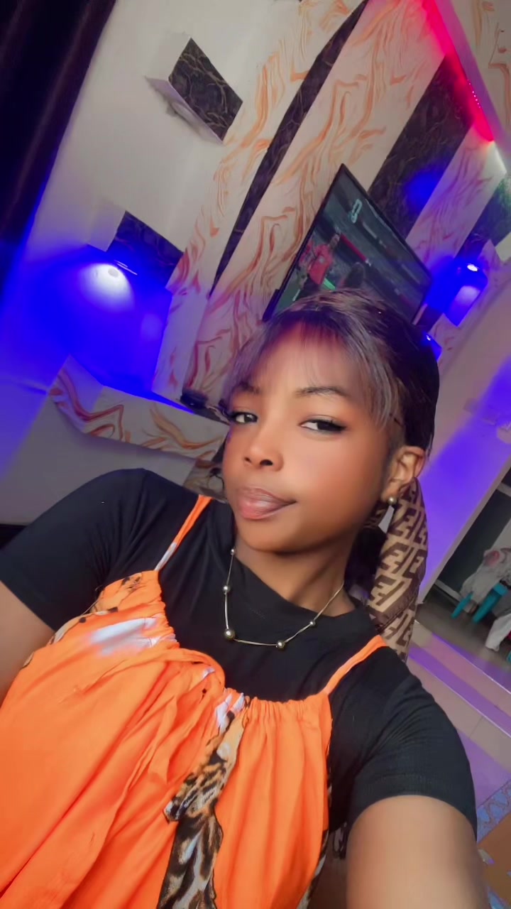 @🦋CALL ME CHOCOLATE🦋