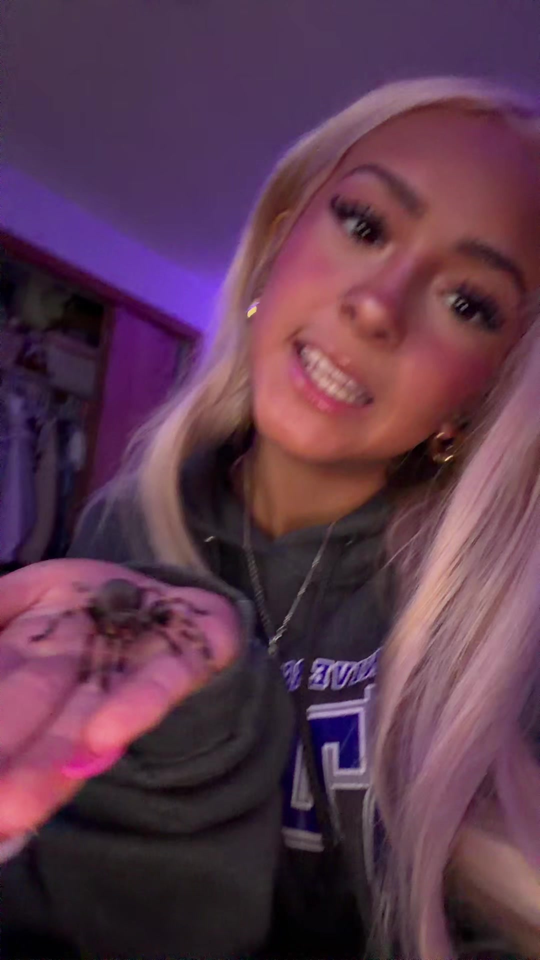 @basicblondeorangebitch