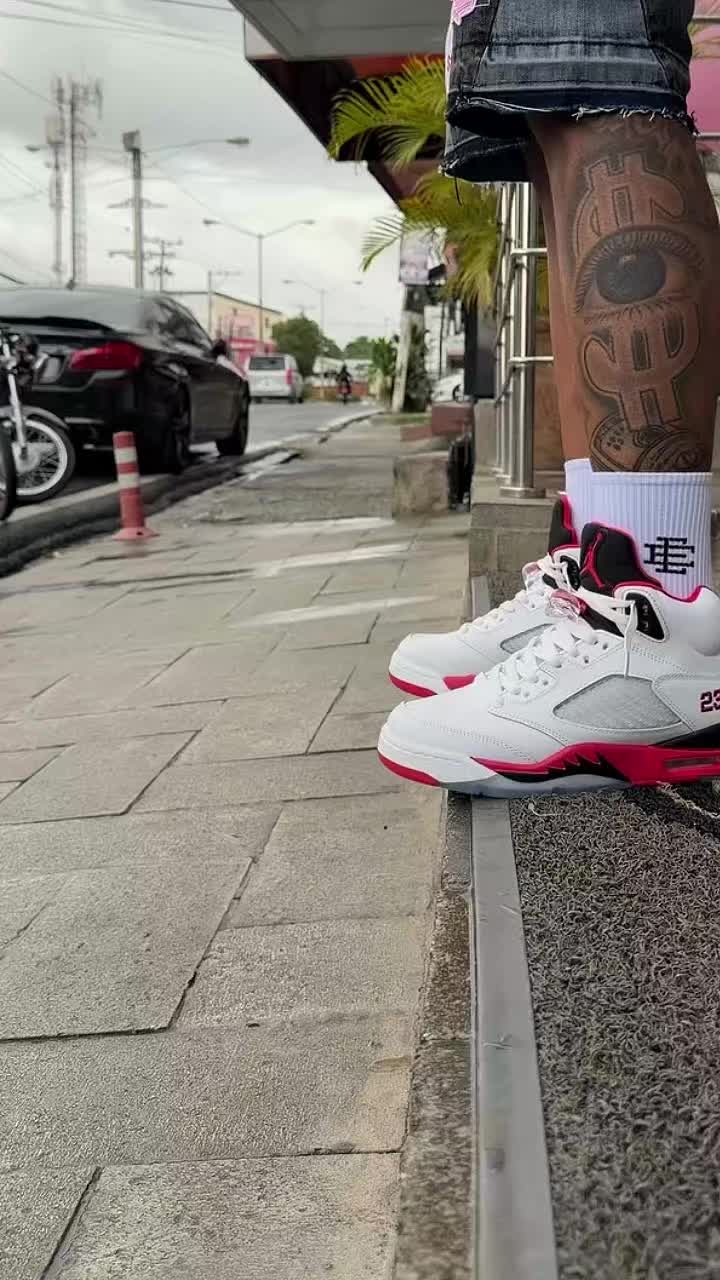 @Monarchy Sneakers