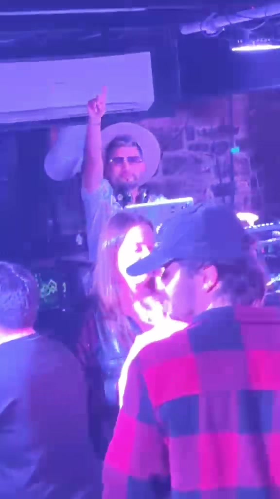 @EL PAI$A