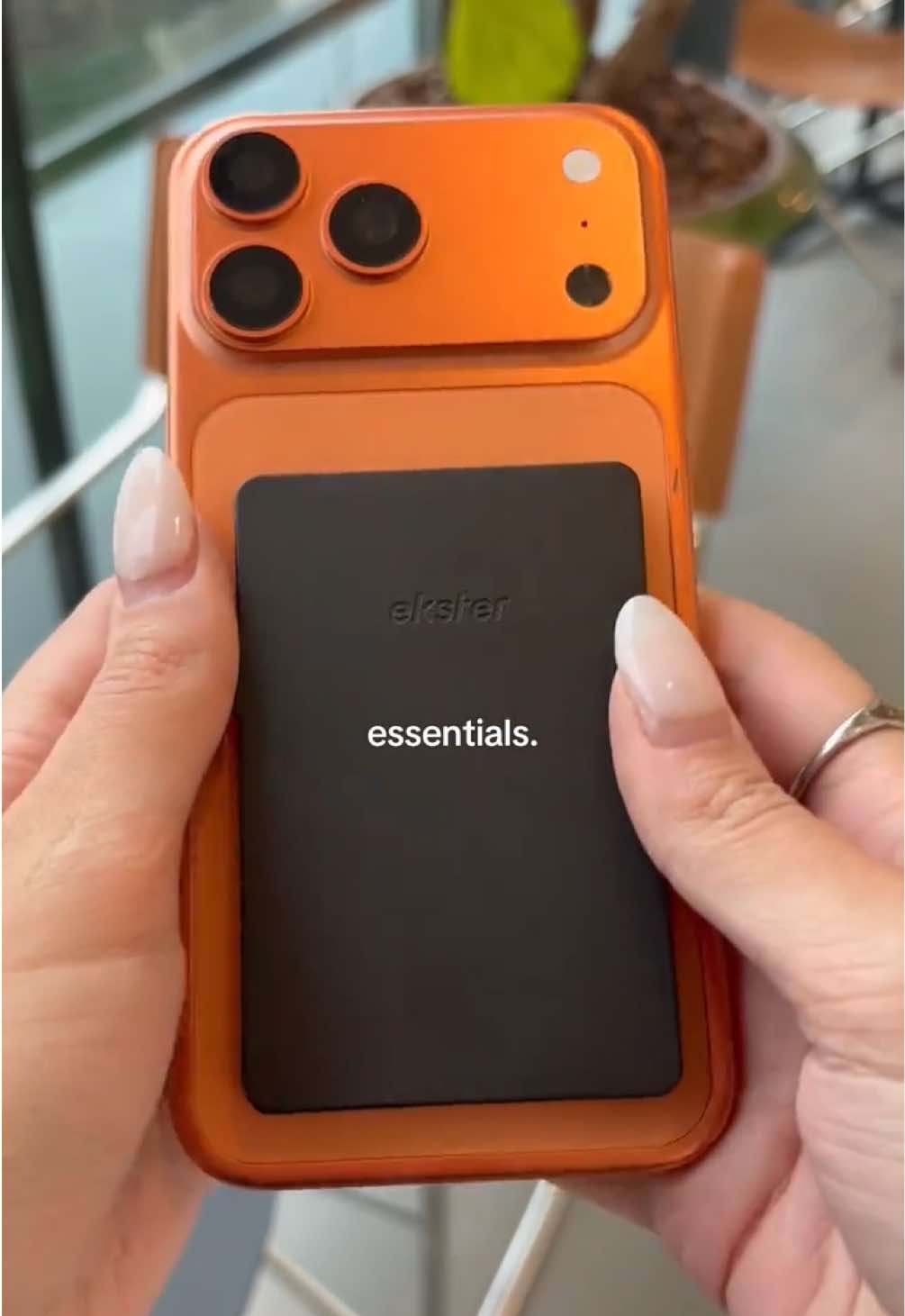 @Ekster