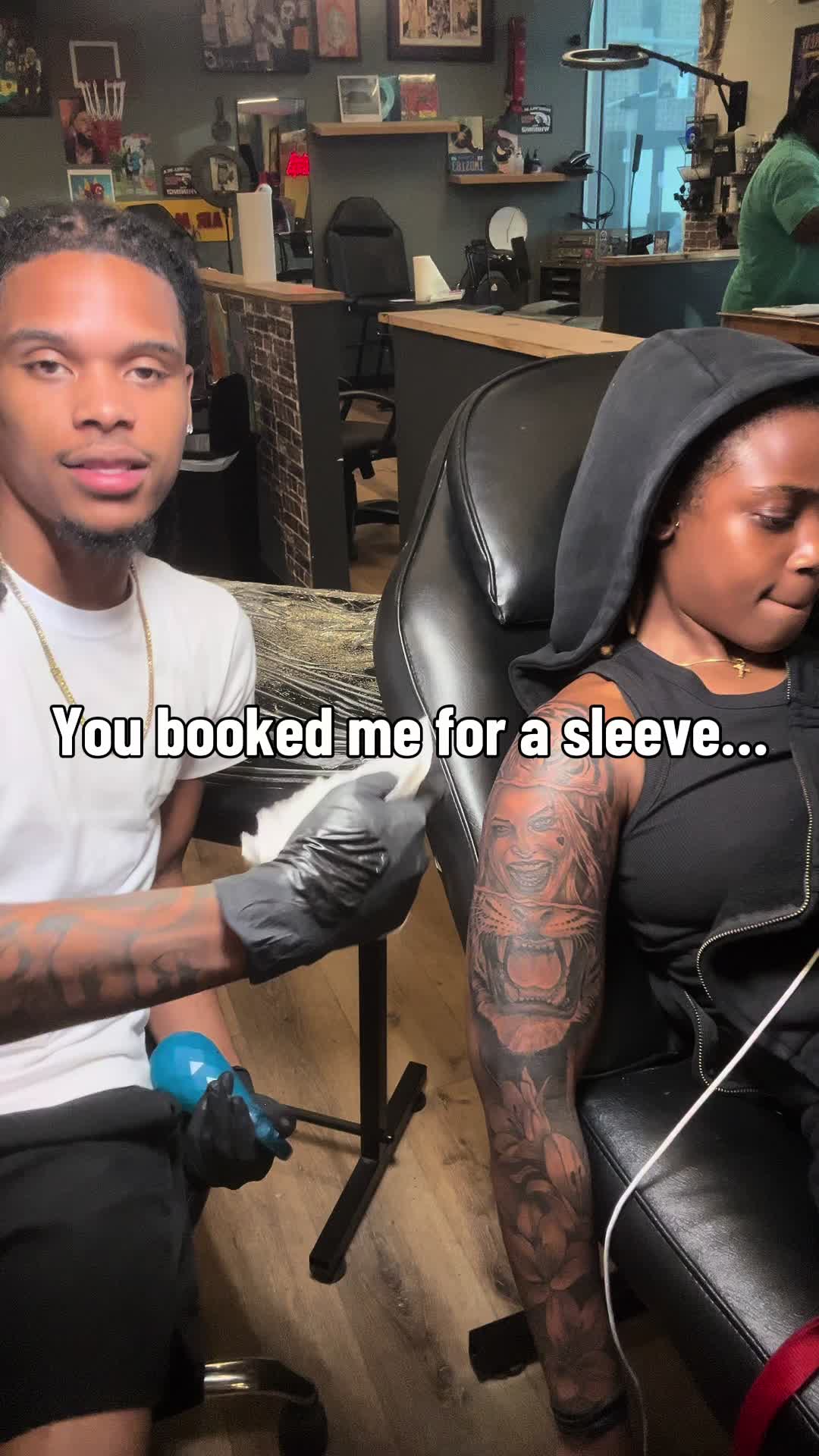 @Mike Tattoo artist