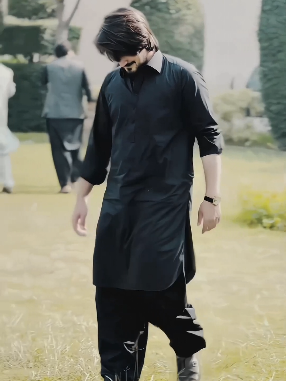 @Qadeer آفریدی