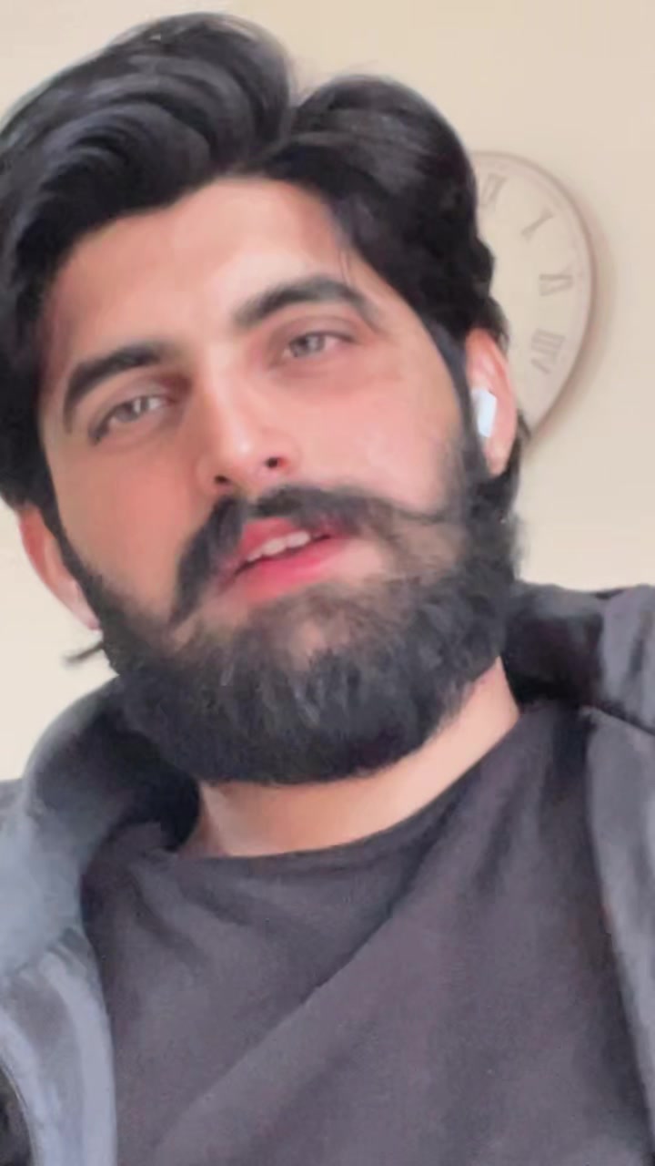 @Hamza Gujjar🇬🇧🇵🇰