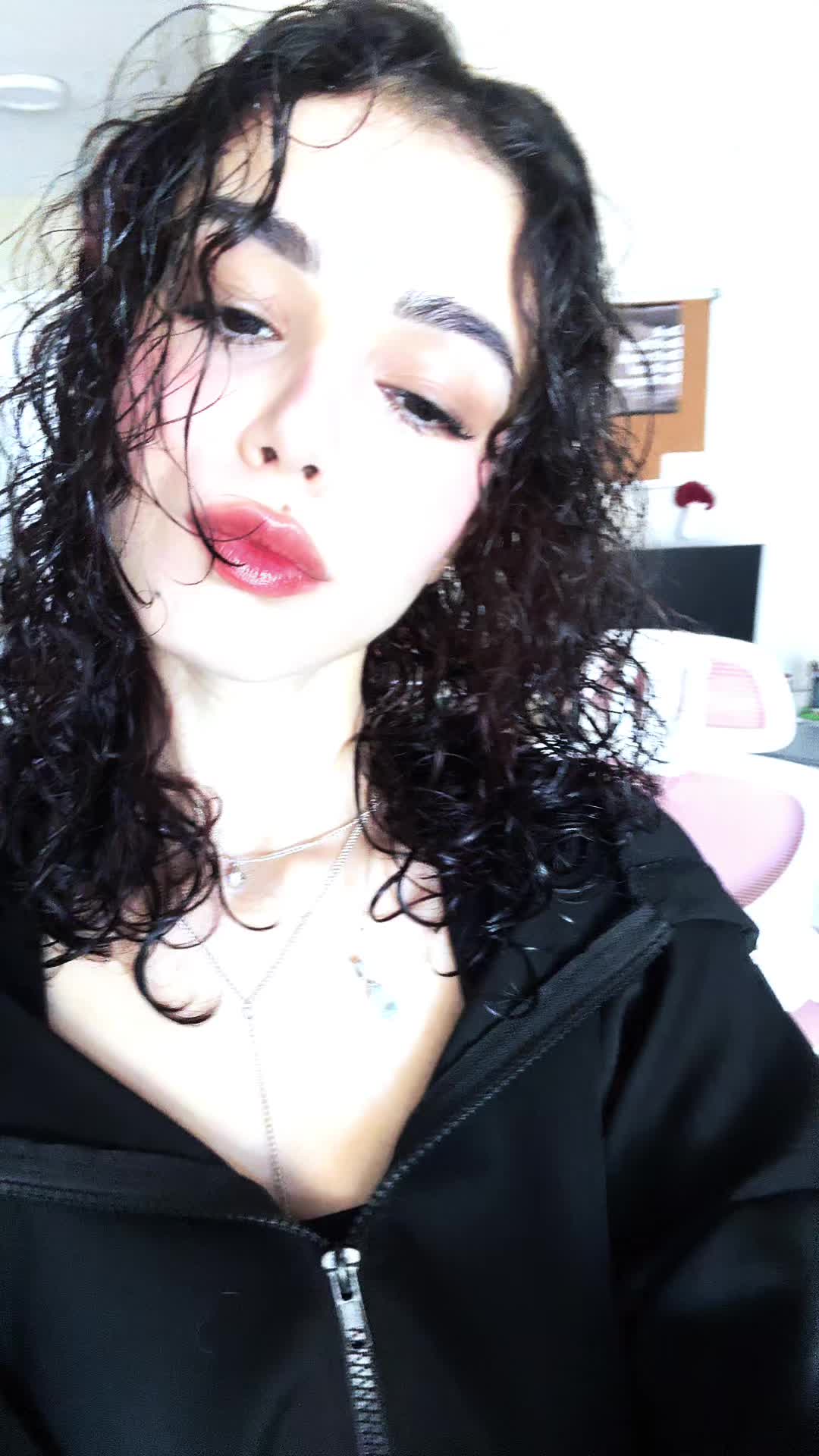 @Itslilith