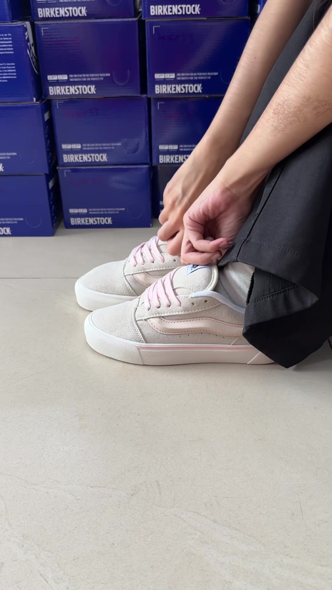 @HL Shoes Store