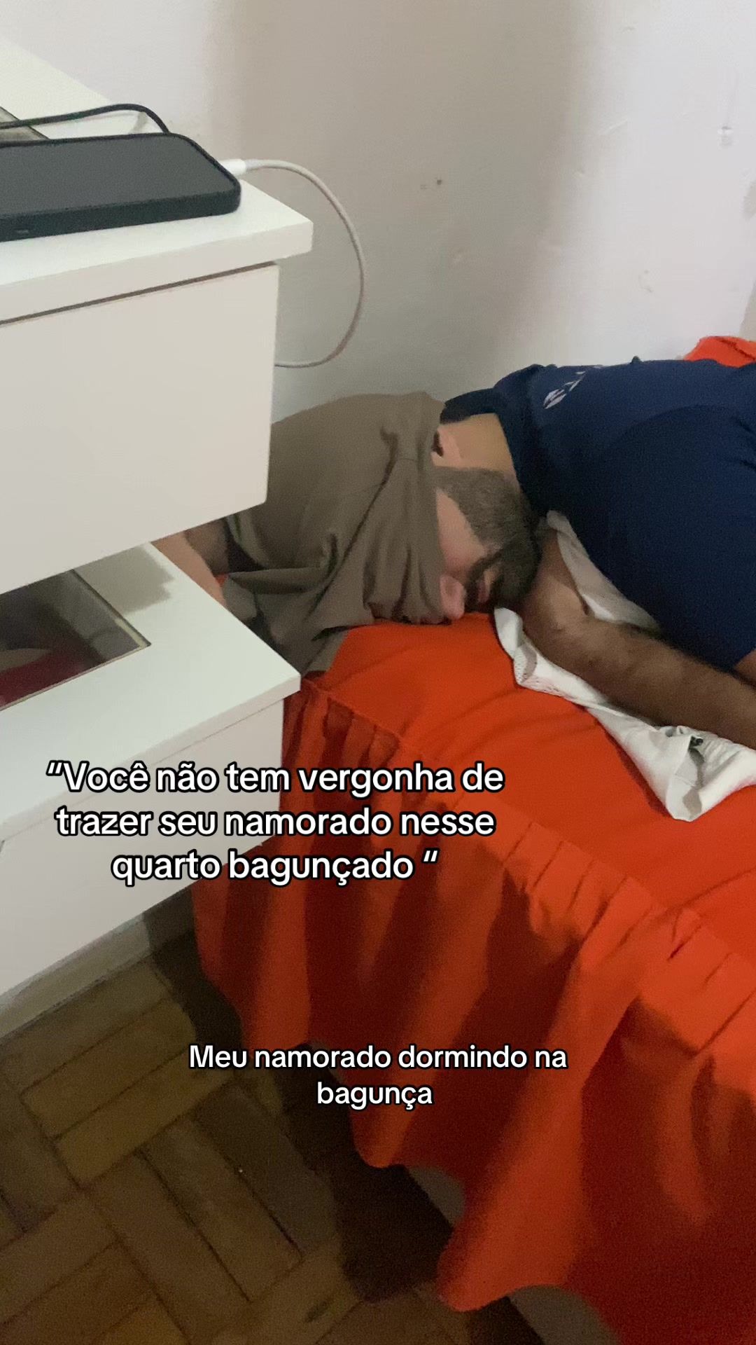 @Aninhacastr