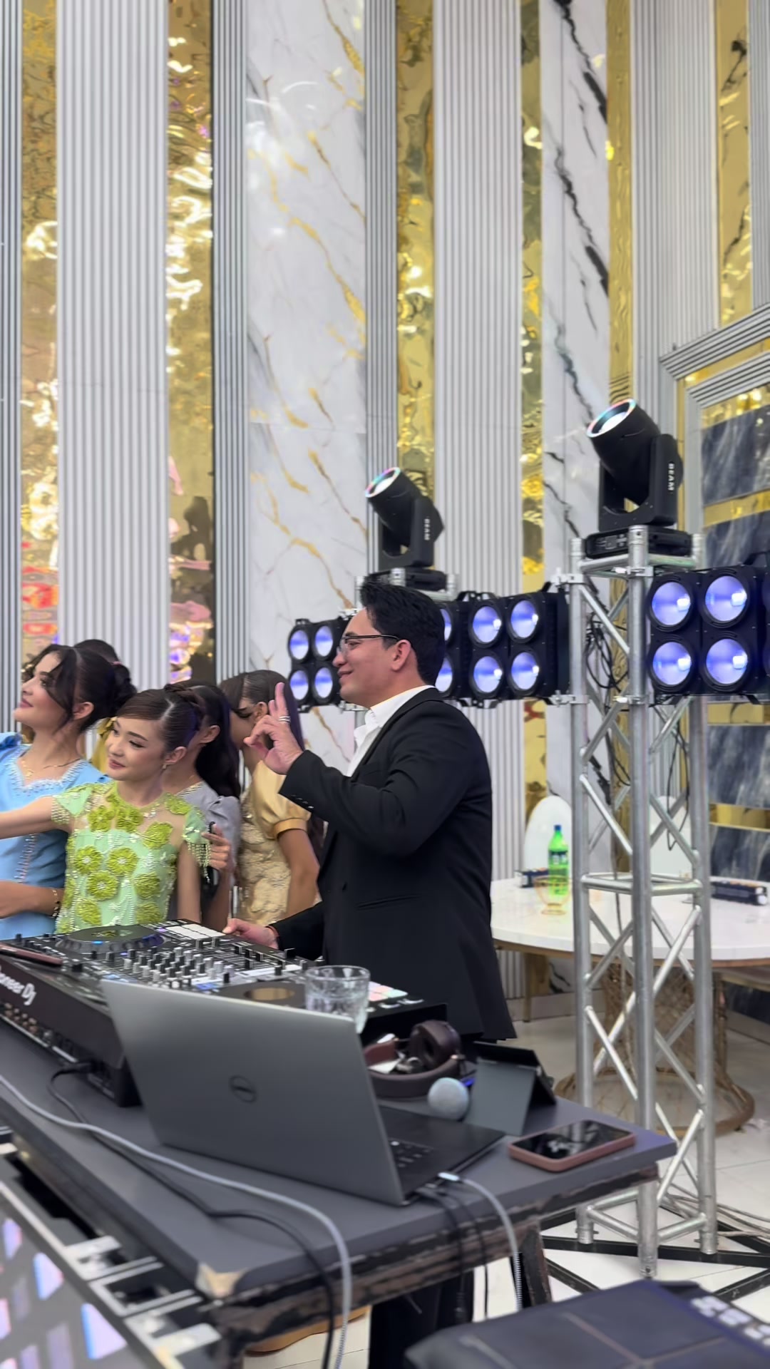 @DJ Gowshut
