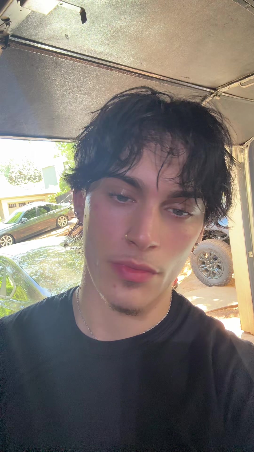 @AUS