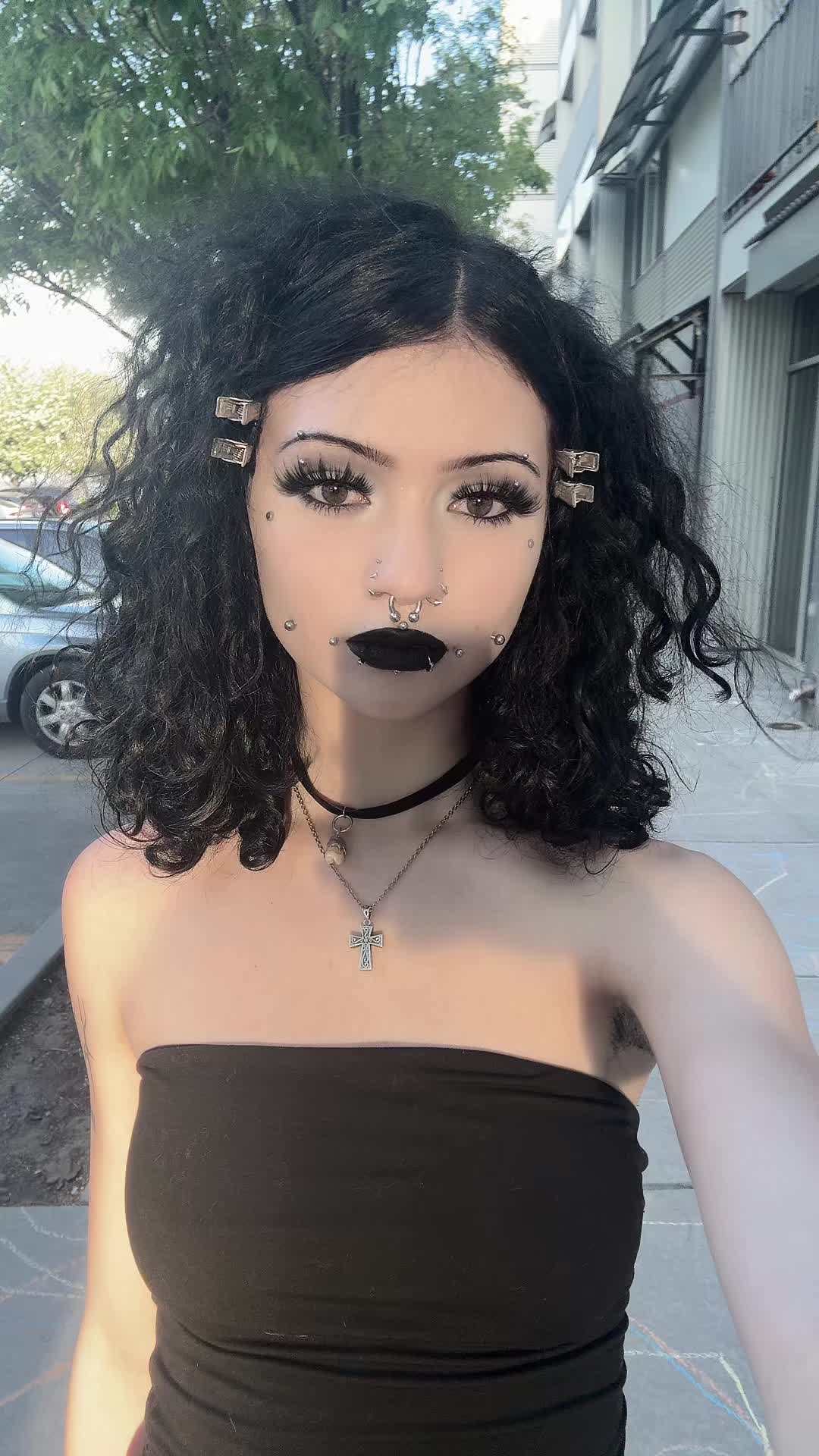 @miss.porcelain_