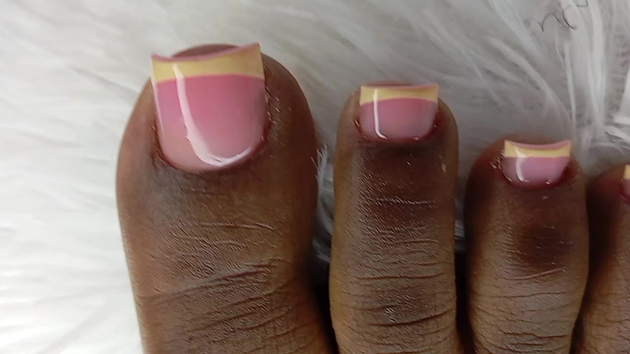 @Naf4nails