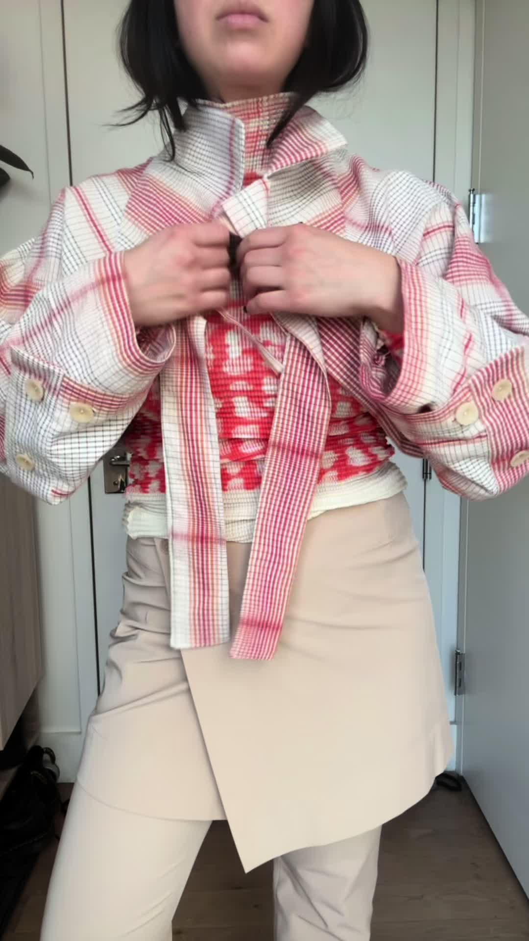 @Mia Sato - Tech reporter