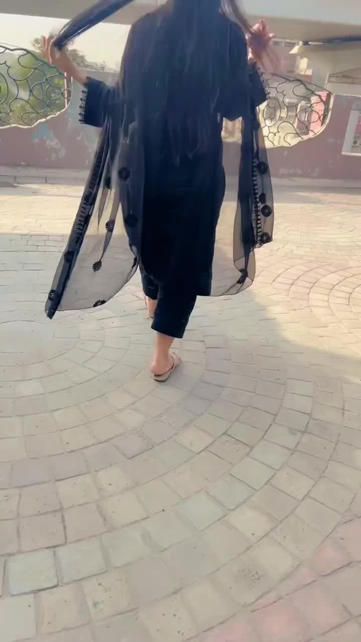 @AROOJI⚜️