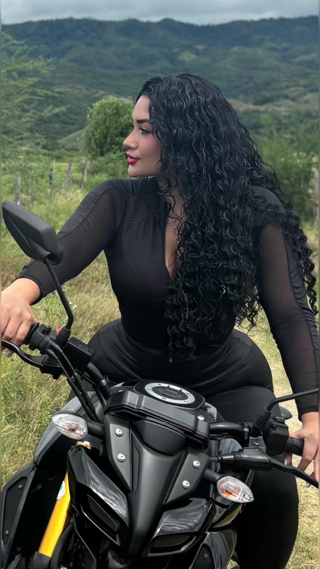 @Mayra santos ( la crespa )