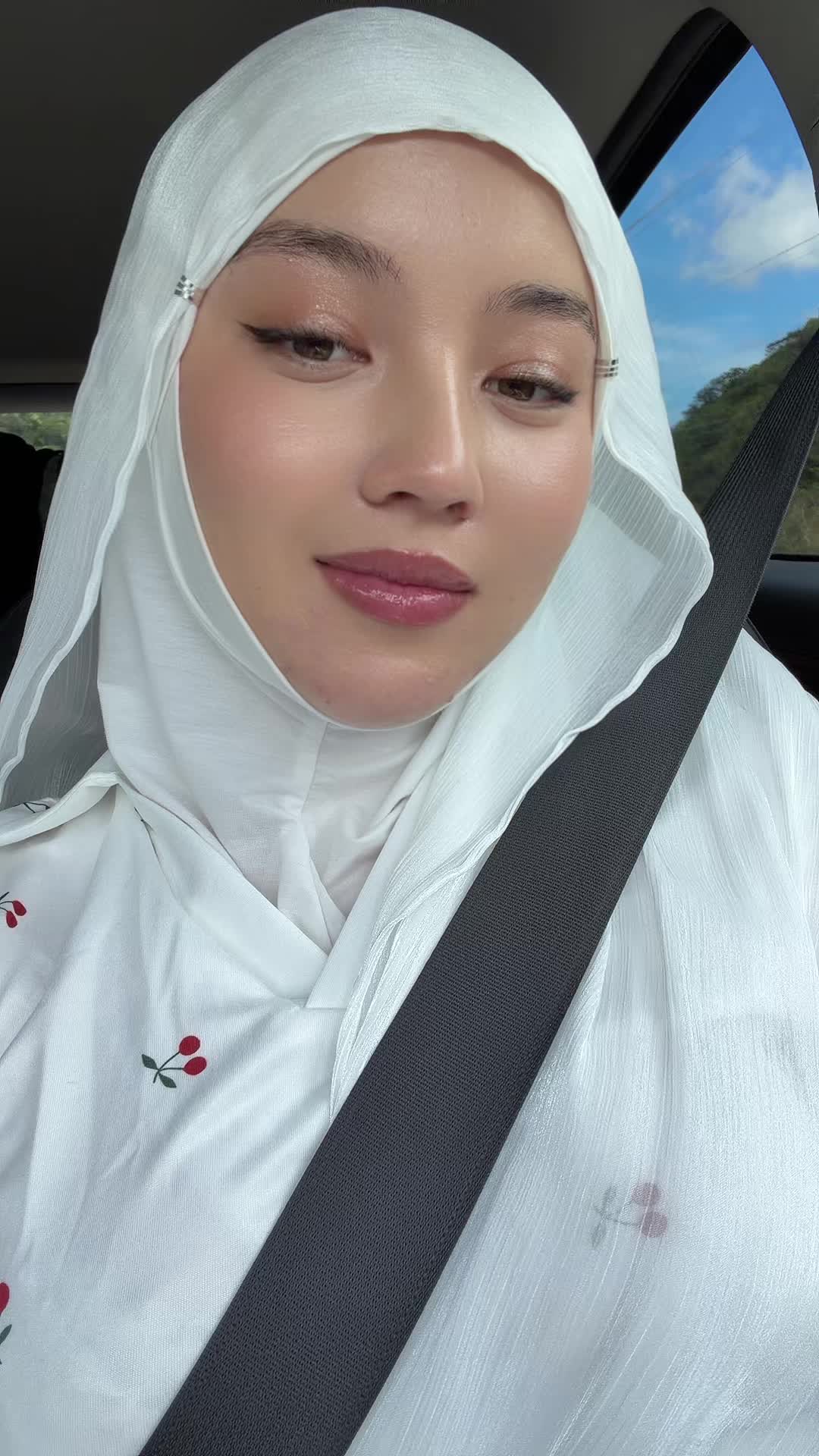 @aknur