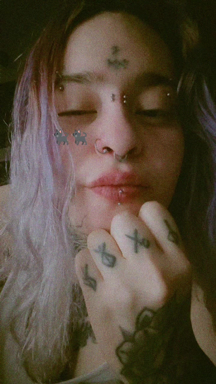 @Lizzie Carlsson ⸸𖤐