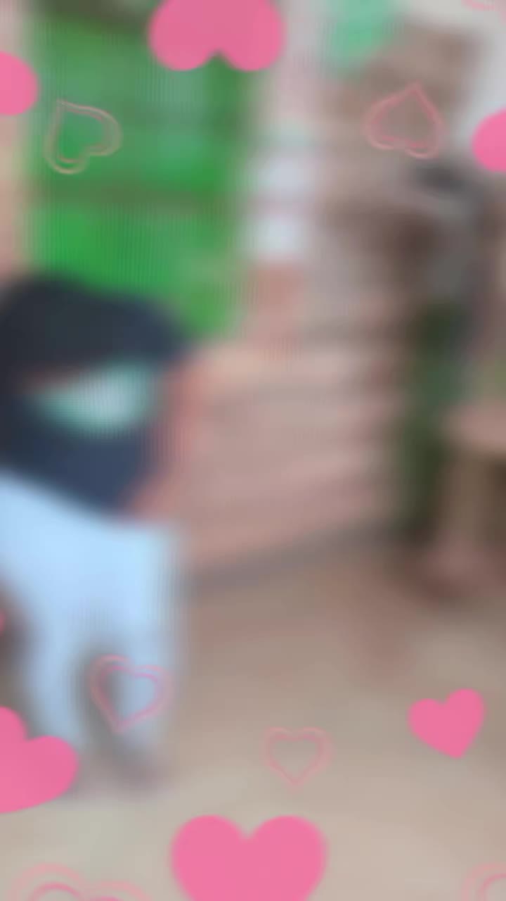 @elizabethkahkitho
