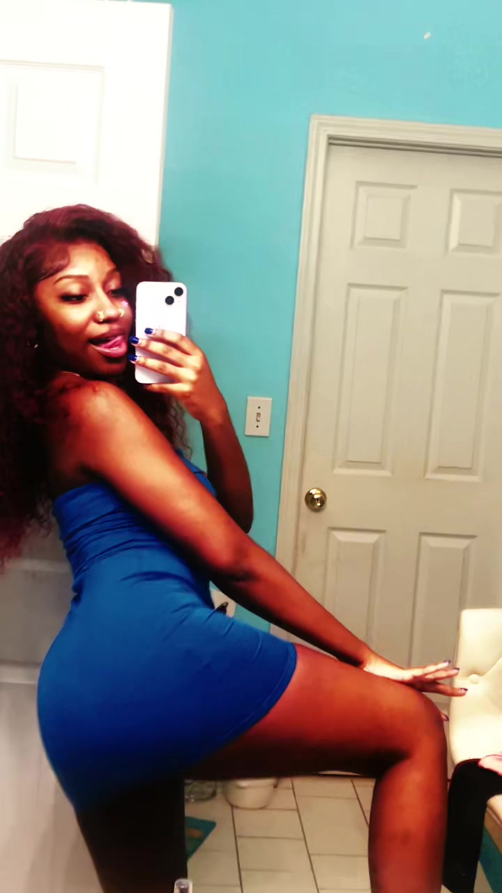 @Thereallvalentina