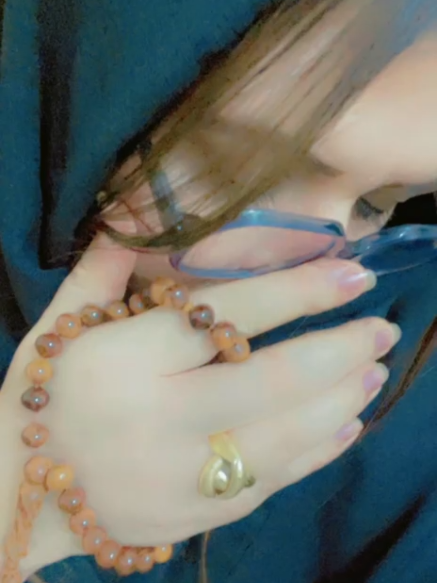 @Zara_khan_trader