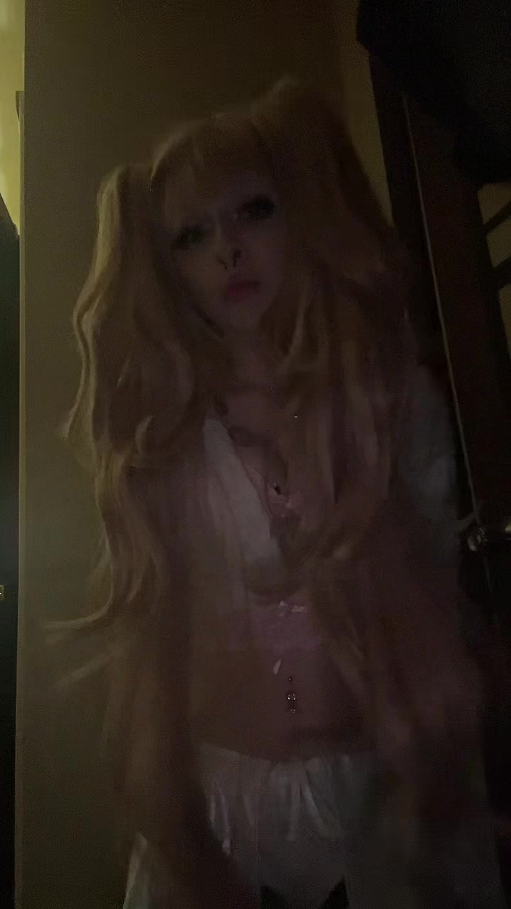 @<3