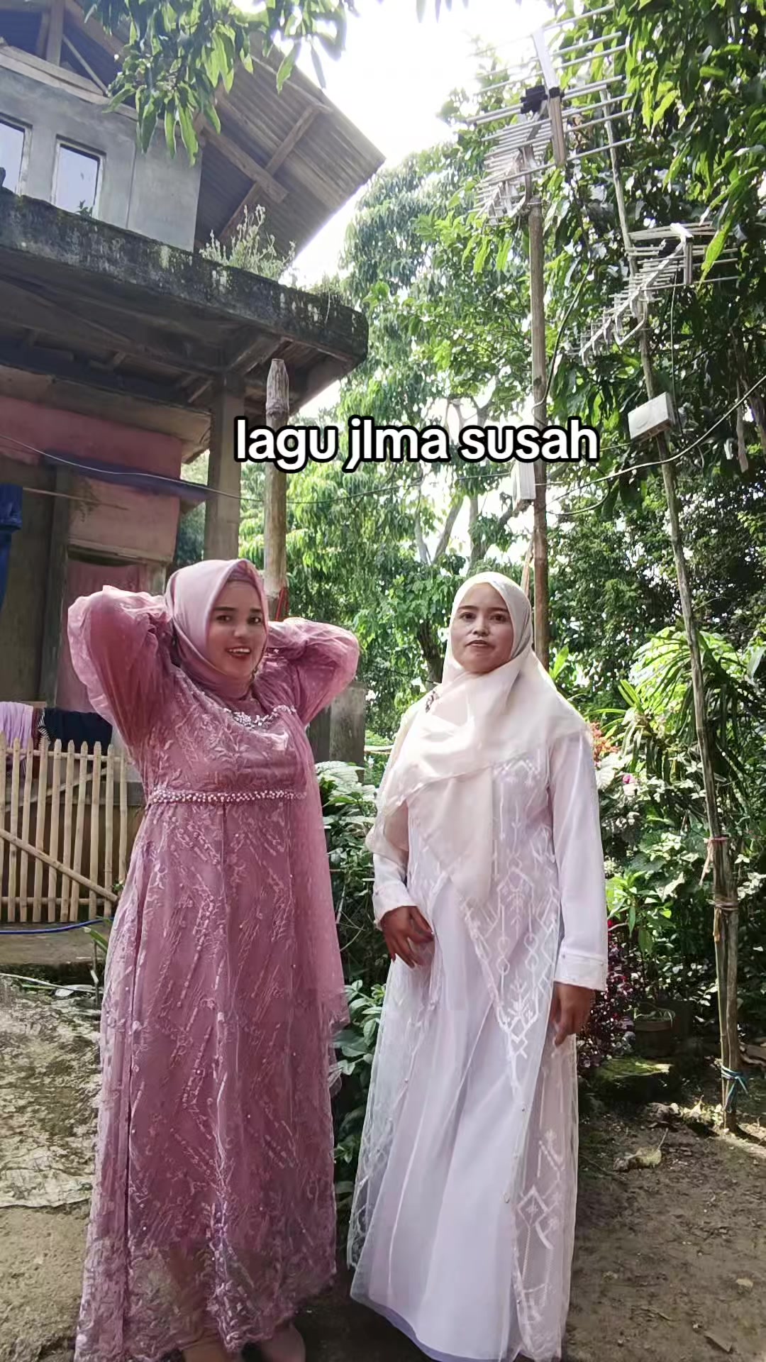 @dindaghaniya