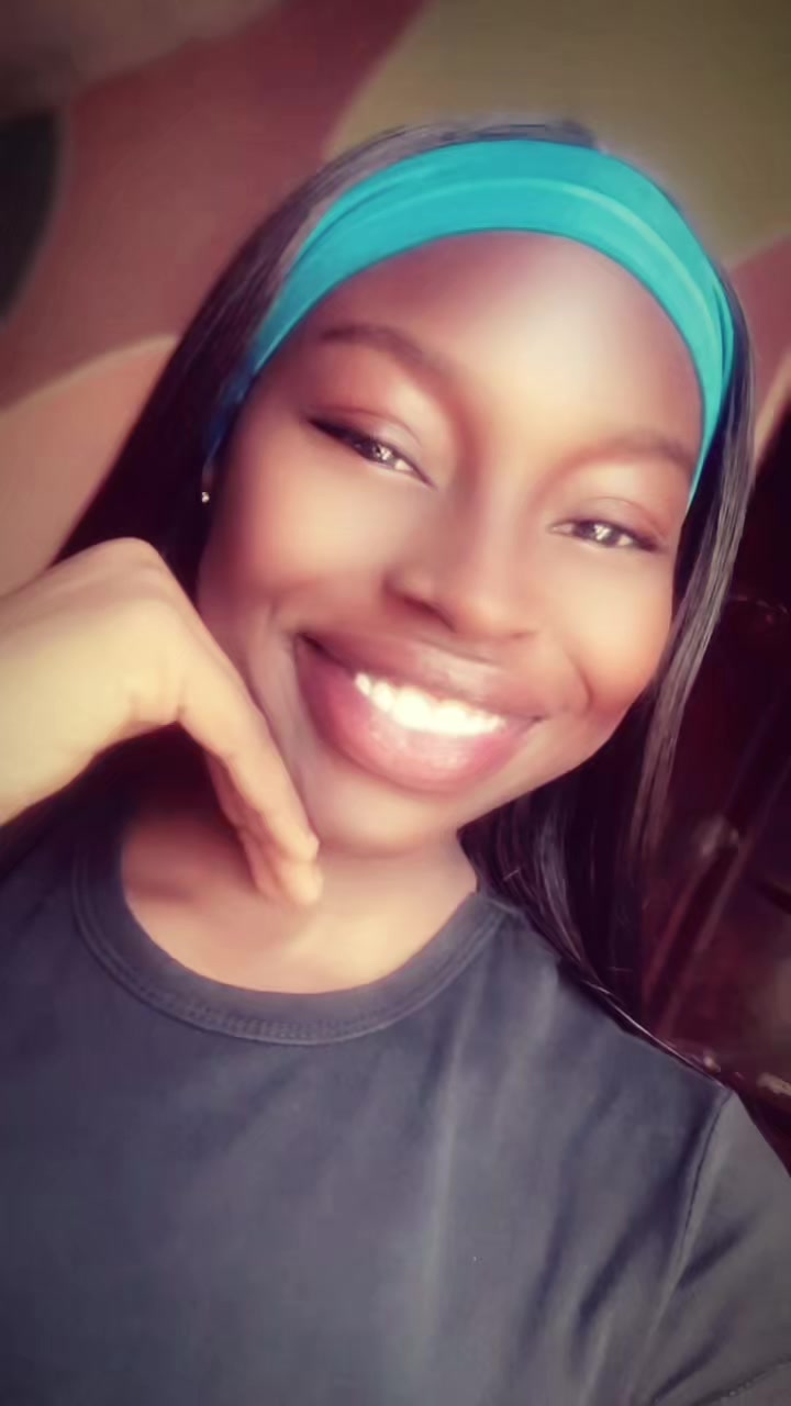 @say hey to bella🌸🌷💗🍫