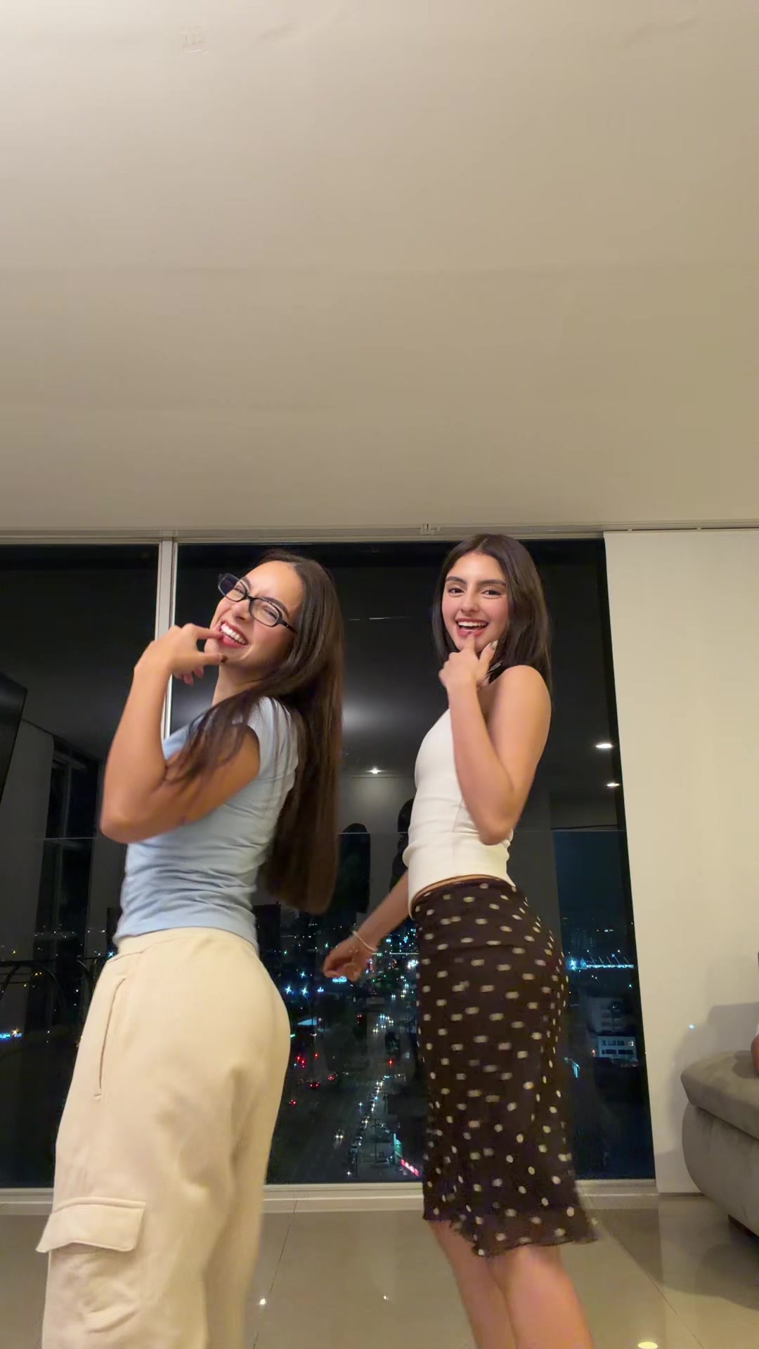 @AlanaF🍑
