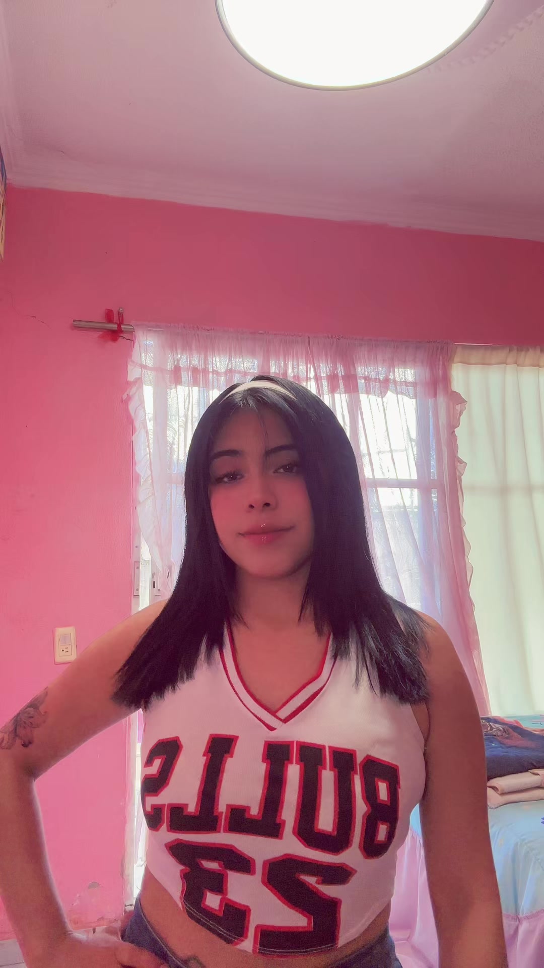 @👧🏽🫧✨