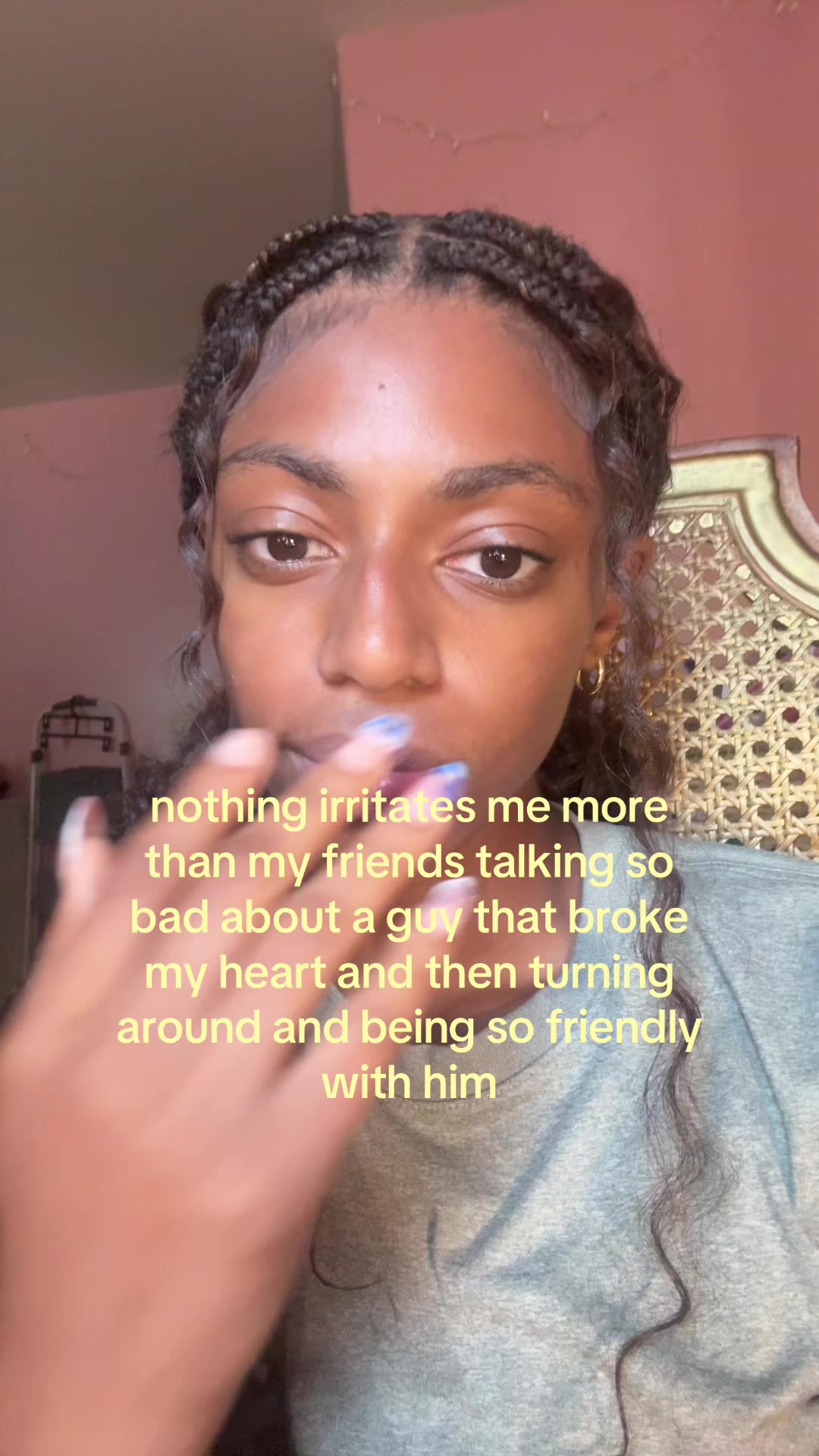 @shaniya ᥫ᭡.