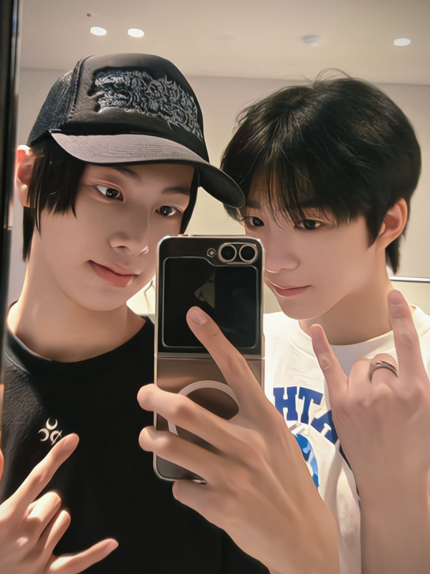 @ʰʷᵃᶻ 𝗓 𐰁 .ᐟ on hiatus ㅠㅠ