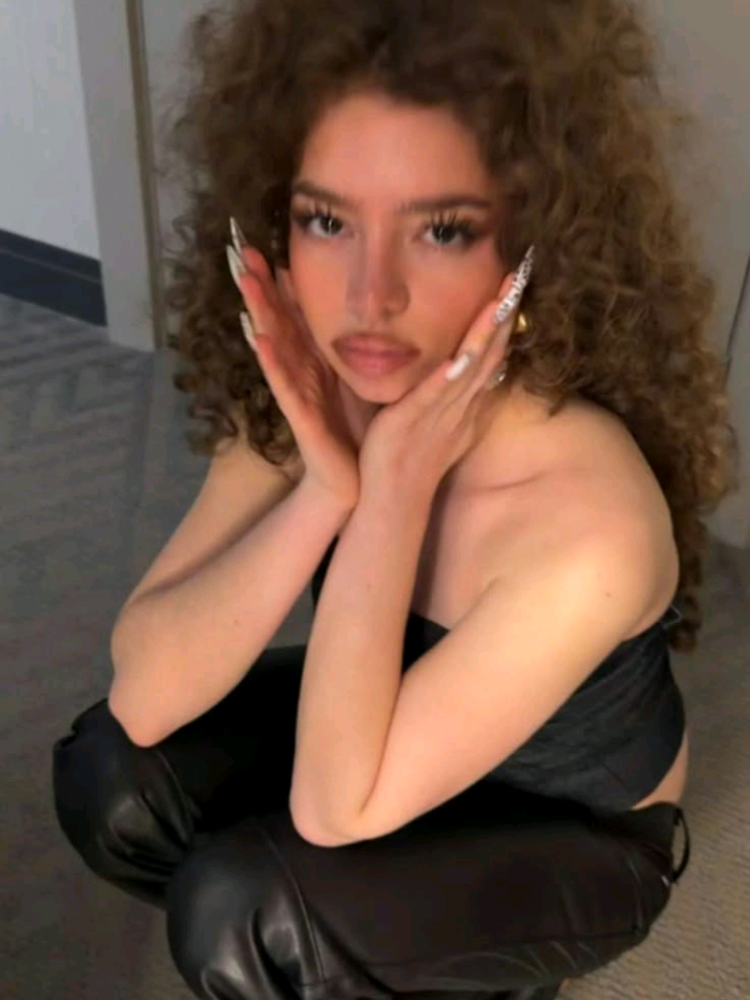 @𝐑𝐨𝐠𝐮𝐞 ★
