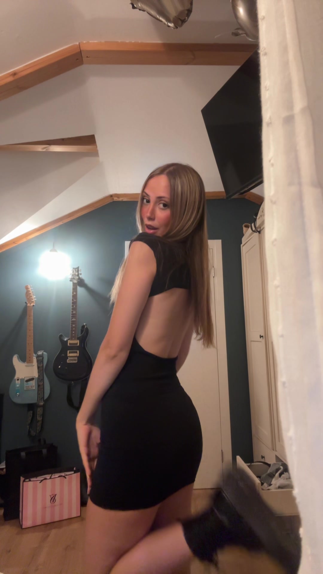 @N I  N  A