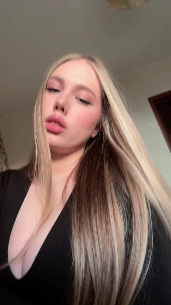 @Sophie🗡️