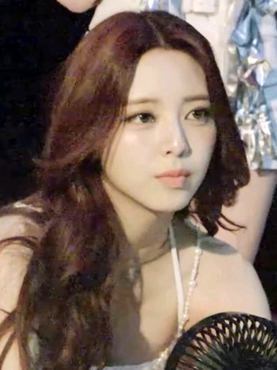 @kiara | 𝕸ꨵׄ𝗢࣭͠𝗧͂𝗧̸͟𝗢⁵