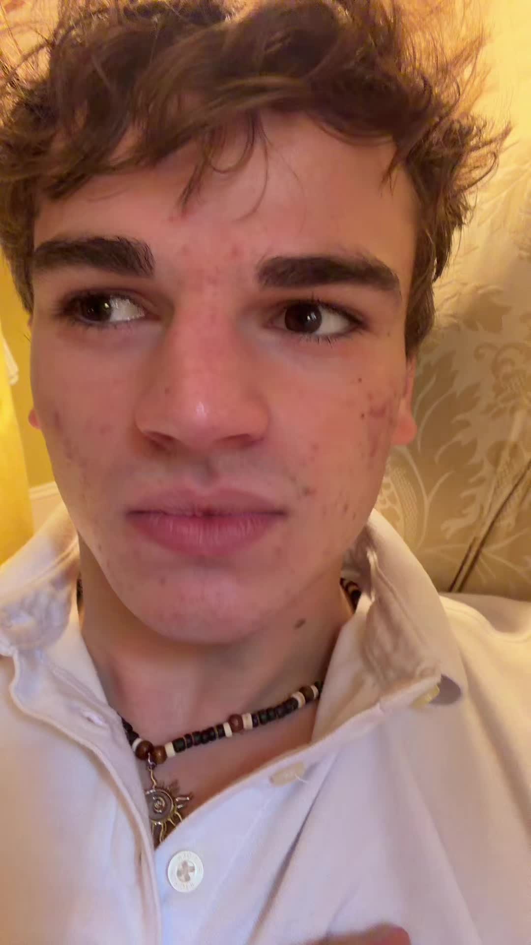 @_niwE_7002